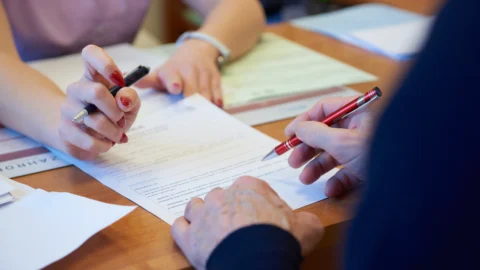 Odmowa leczenia i leczenie w przypadku braku zgody